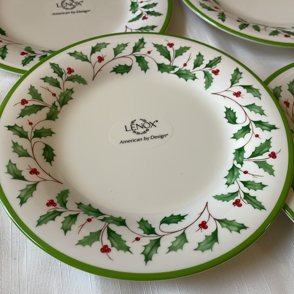 NWT LENOX Holiday 4pc set Melamine Accent Plates 8” - Picture 2 of 11